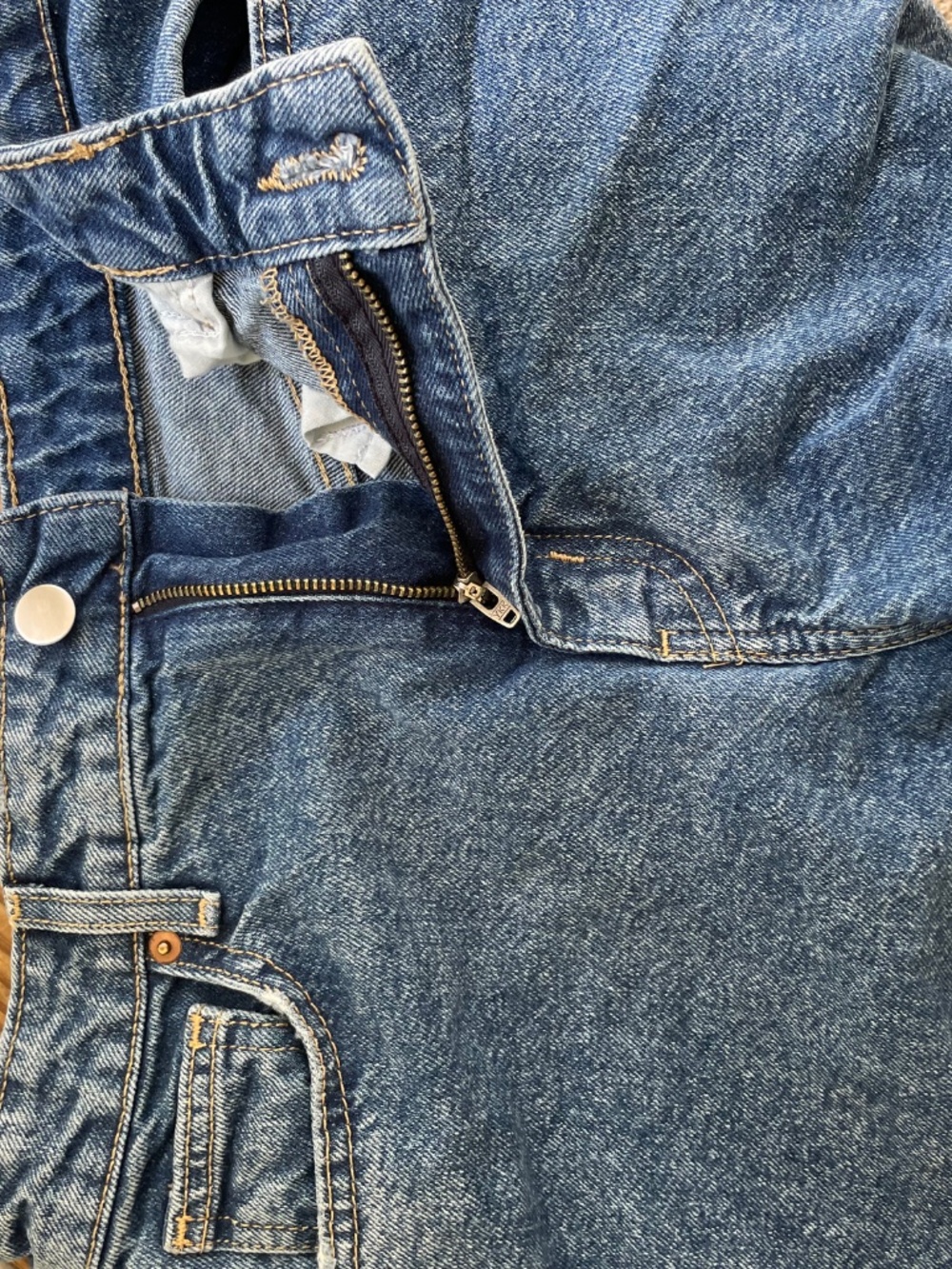 H&M | Relaxed fit blue denim raw hem high waist baggy shorts - Picture 8 of 9